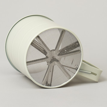 Сито для муки 10*9 см.без упаковки (мал=12шт./кор=96шт.) AGNESS 671-024-1