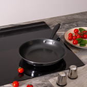 Сковорода c антипригарным покрытием "IRON CHEF" 22*4.4cm технология 3-ply, нерж.сталь 18/10 AGNESS 947-101