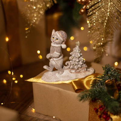 Статуэтка "КОТИК С ЕЛОЧКОЙ" 13х5,5х11,5 см LEFARD 162-1286-1