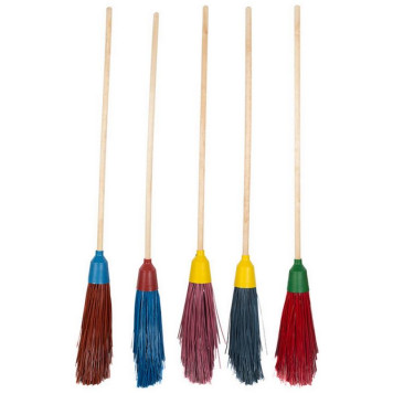 080953 Метла круглая 'Краса' на дер.черенке (наборная 3 кольца ,волокна: цветные)