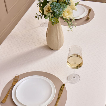 Скатерть 145х220см шампань евроуголок 100% полиэстер SANTALINO 805-027-21-9
